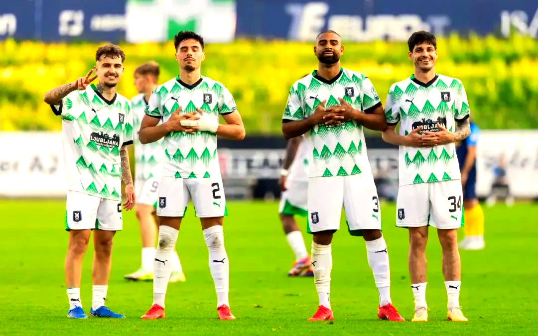 开云体育在线-激烈比拼，欧洲顶尖球队实力对决！