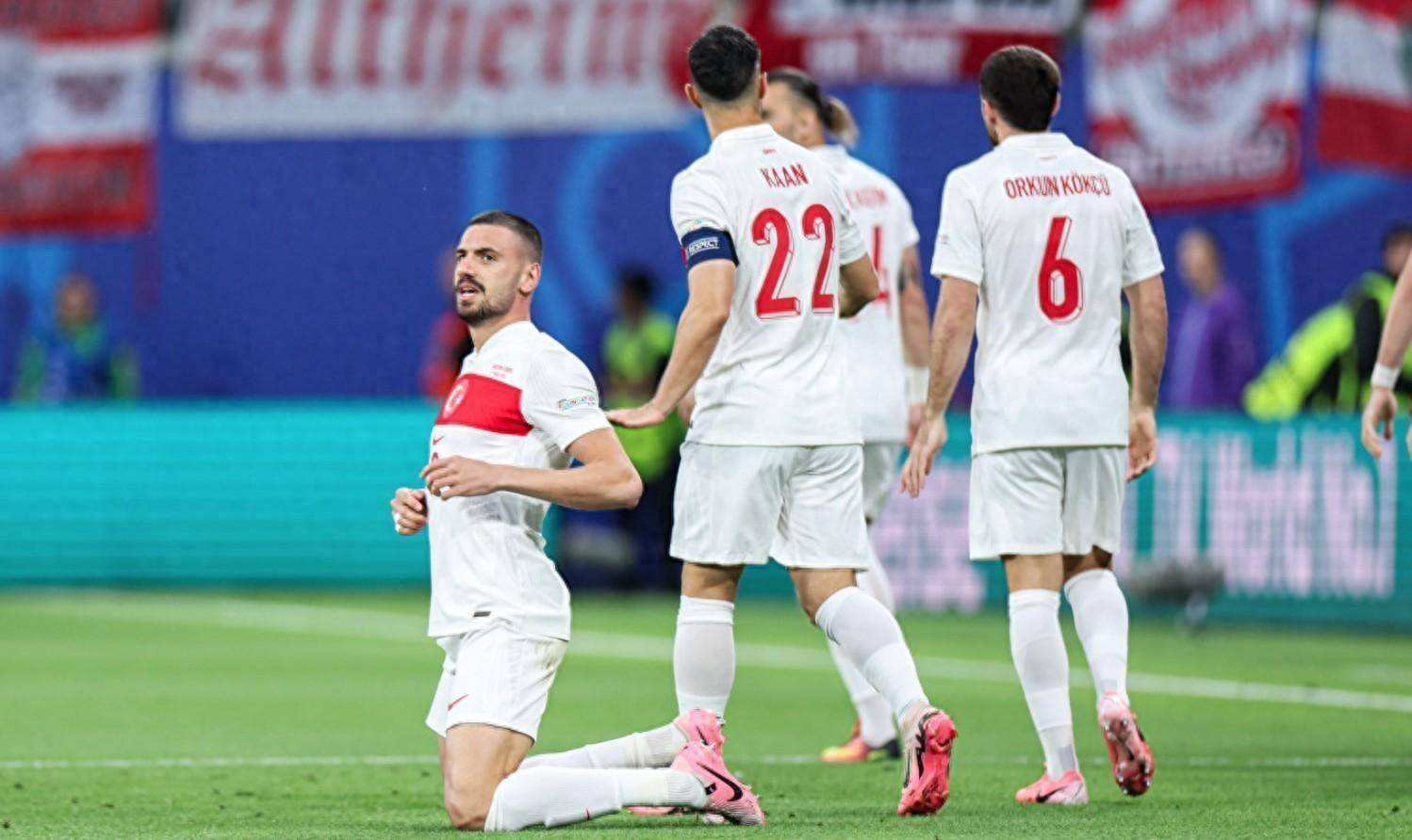 新赛季开局,德国联赛一幕幕扣人心弦的简单介绍 新赛季开局,德国联赛一幕幕扣人心弦的简单介绍