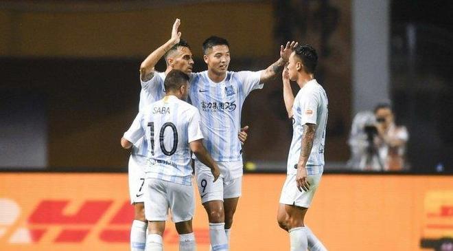 关于上海申花客场不敌广州富力，遭遇两连败的信息