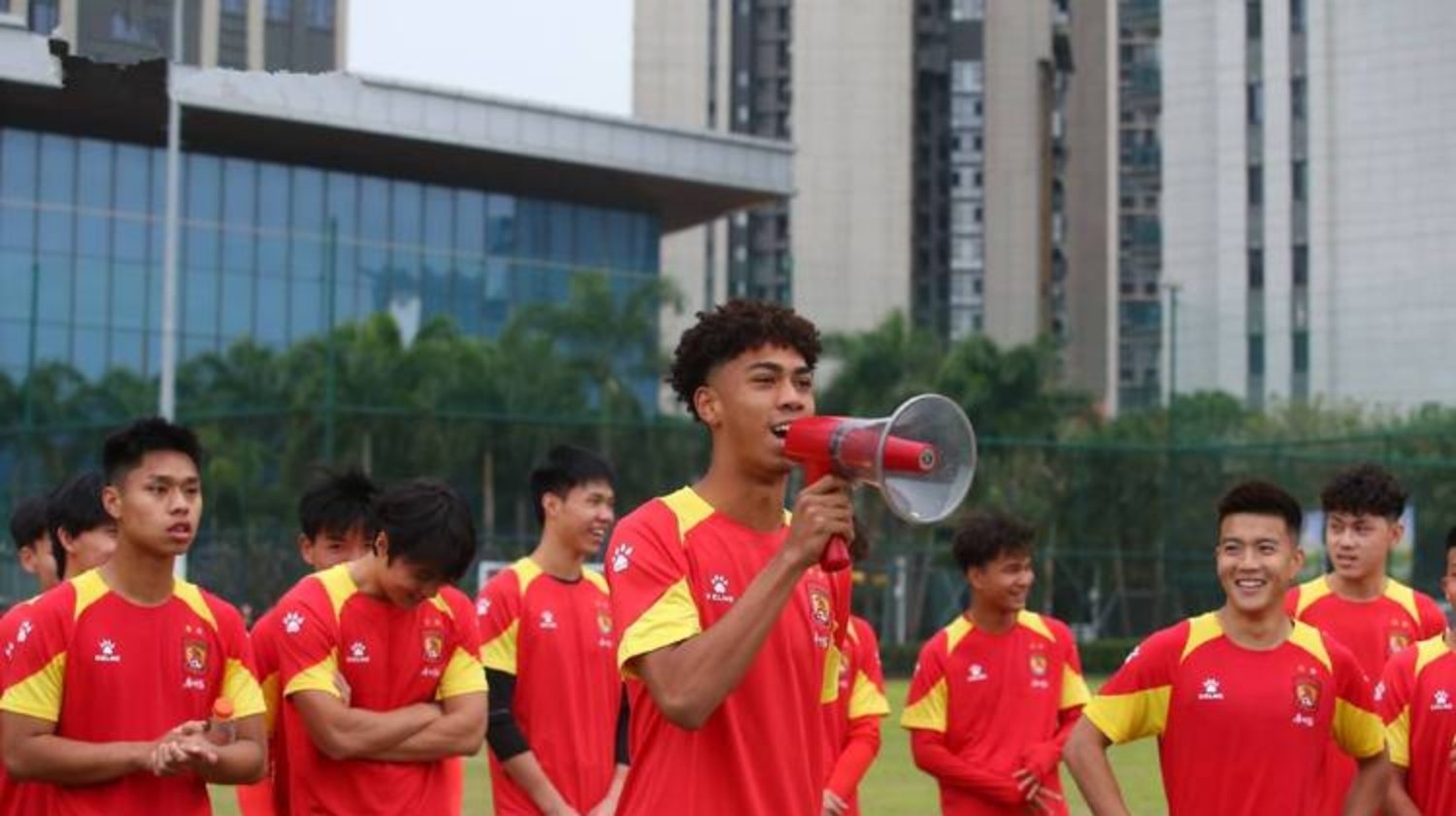 主力球员集结备战重要比赛,心态稳定 主力球员集结备战重要比赛,心态稳定