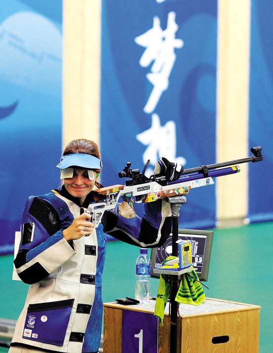 捷克跳水选手稳坐佳绩，赢得金牌