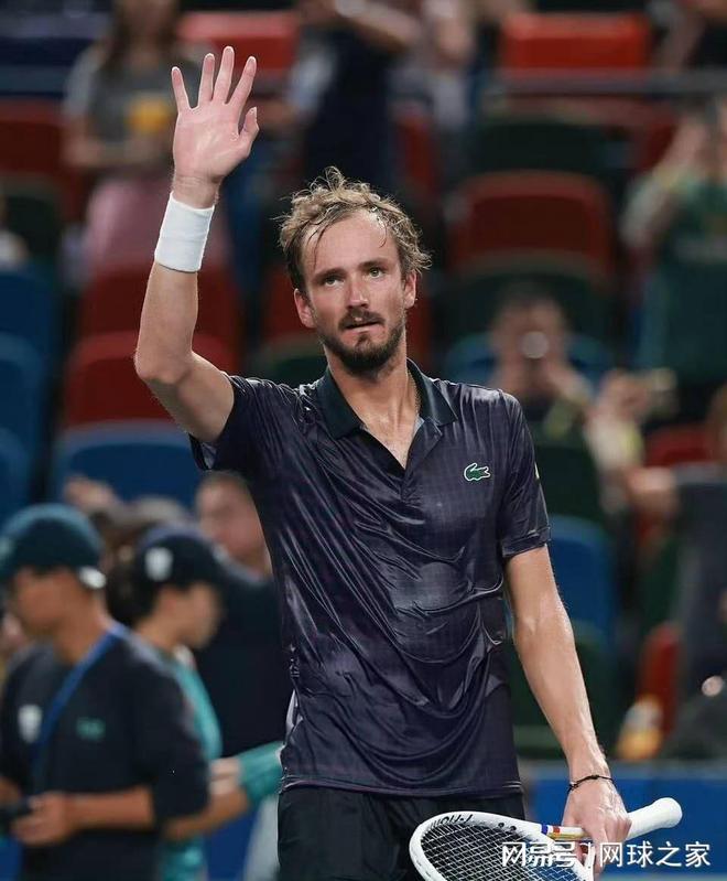 包含蒙特卡洛大师赛绝杀澳网，梅德韦杰夫刷新纪录的词条