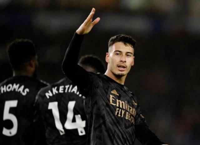 智利轻取荷兰,马丁内利状态火热 智利轻取荷兰,马丁内利状态火热