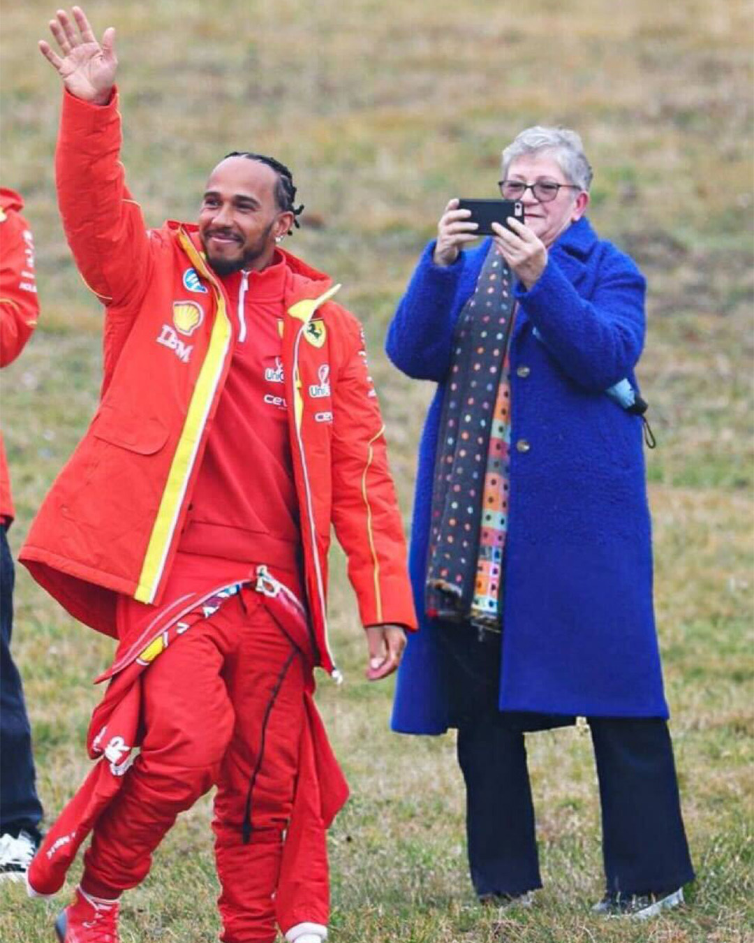 雷诺车队完胜红牛二队,汉密尔顿带队取胜 雷诺车队完胜红牛二队,汉密尔顿带队取胜