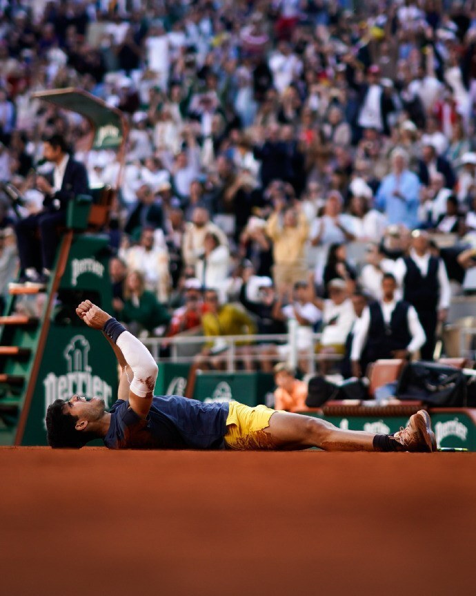 开云-法网险胜温网,西西帕斯刷新纪录