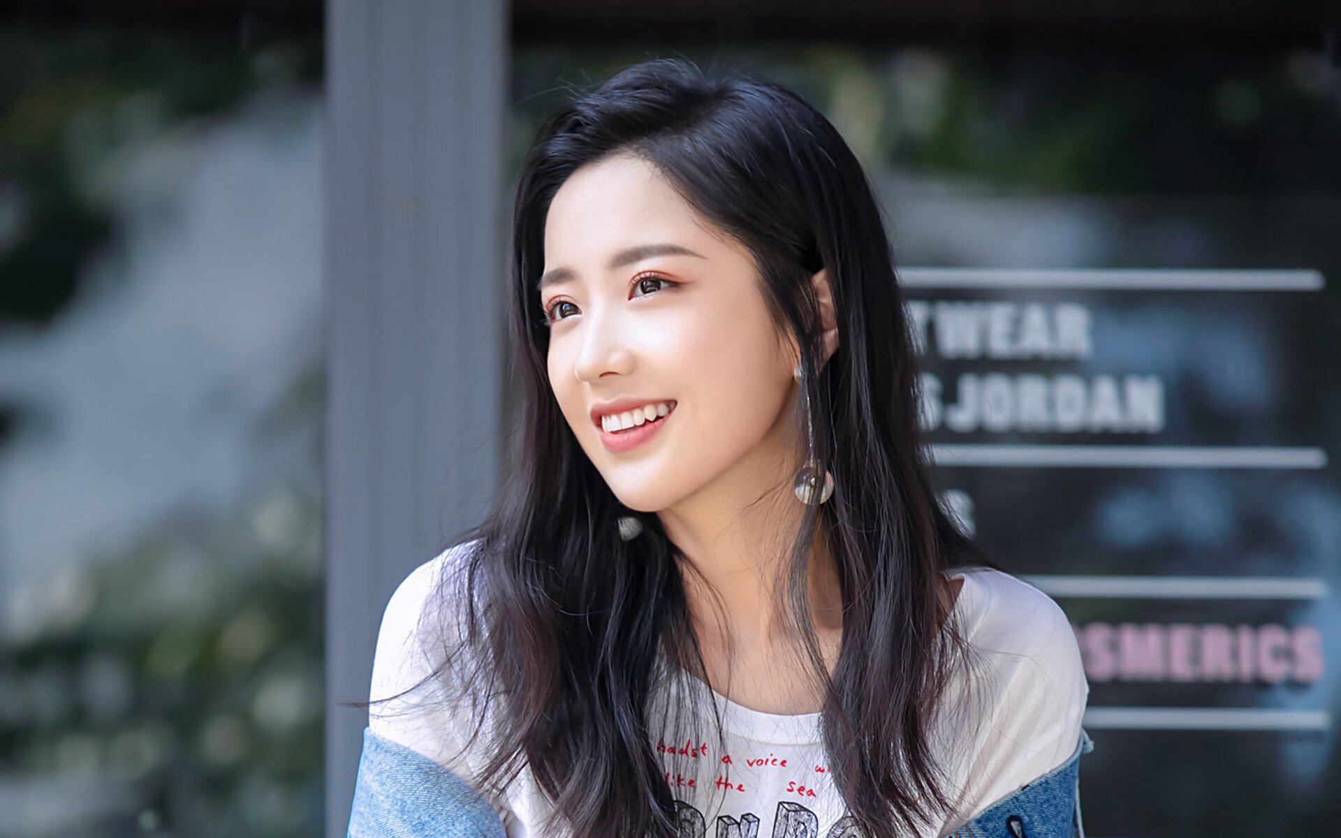 象征的绿茵,真实的荣光,当喀麦隆精神锁死皇马体系,坎特是那道无处不在的墙