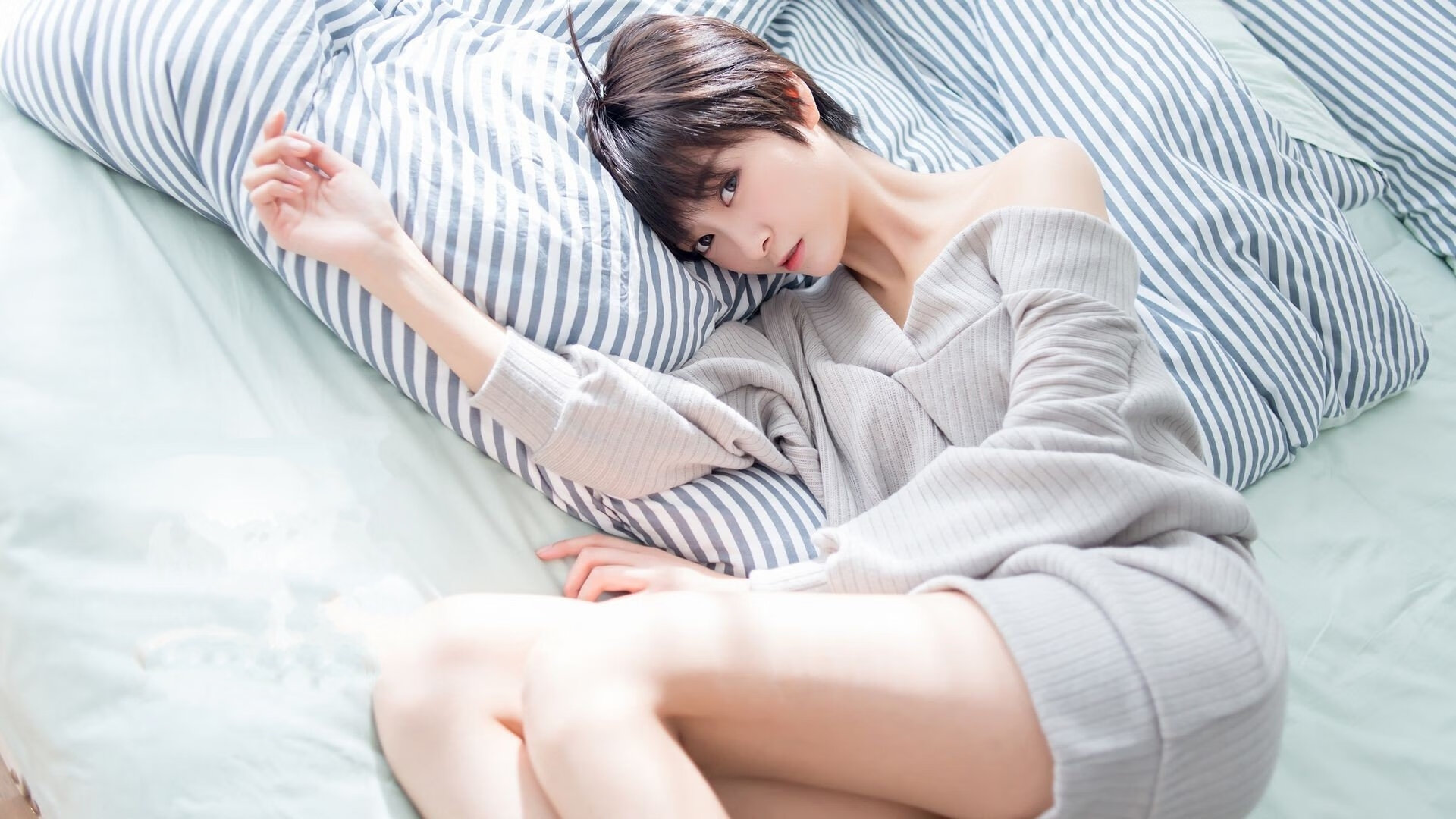 唯一性的双重奏,F1街道赛焦点战与巴拉圭足球硬仗的胜利